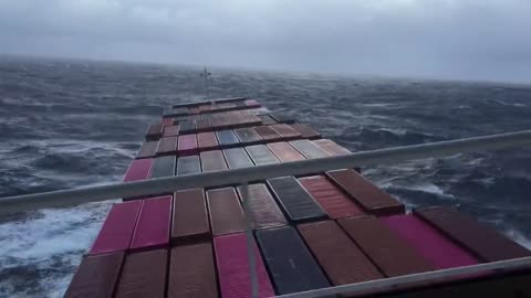 Heavy rolling in Bay of Biscay High seas [Navio em alto mar]