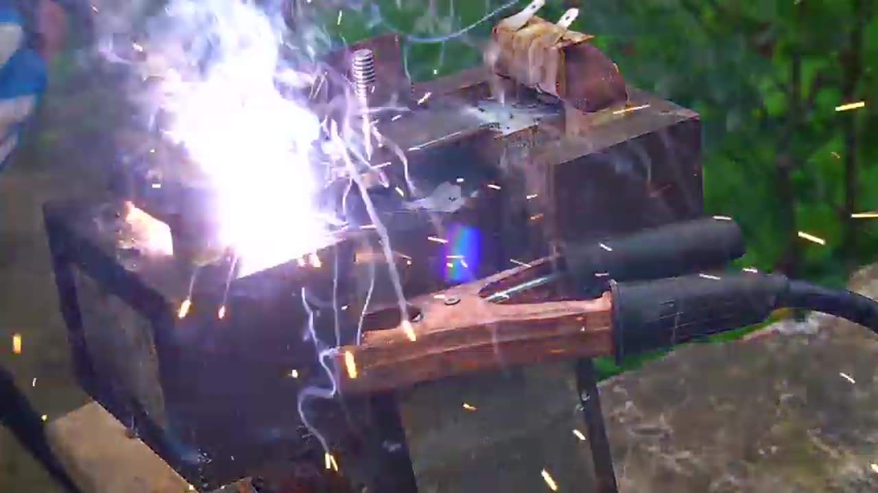 make 220v Electric Generator from a Microwave Transformer