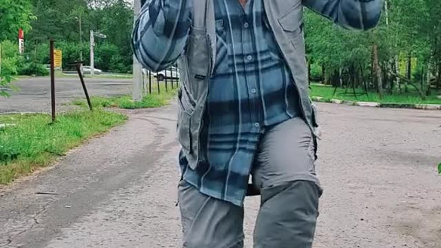 Old man motor dance (follow me)