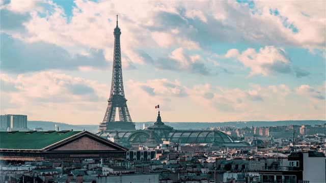 Paris in a minute: city of love tour