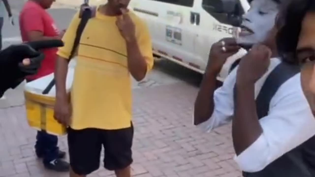 Video: La pelea a gritos de los mimos en el Centro Histórico que es viral