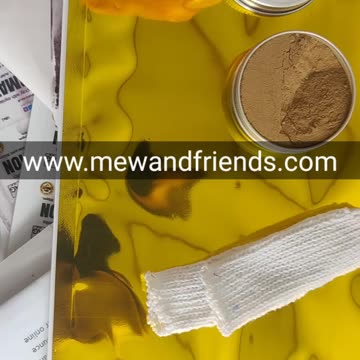 Making a Silver Vine finger glove.