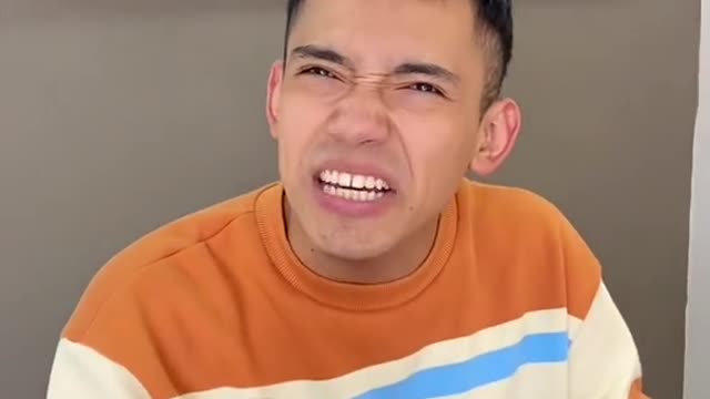 Mándale el video a tu amigo o amigo mozo o moza