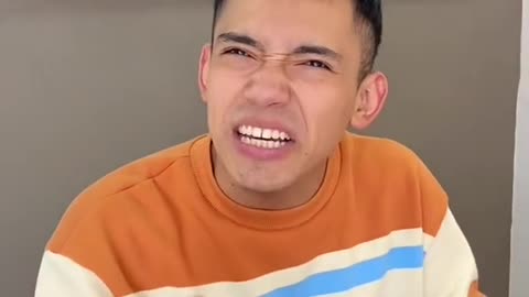 Mándale el video a tu amigo o amigo mozo o moza