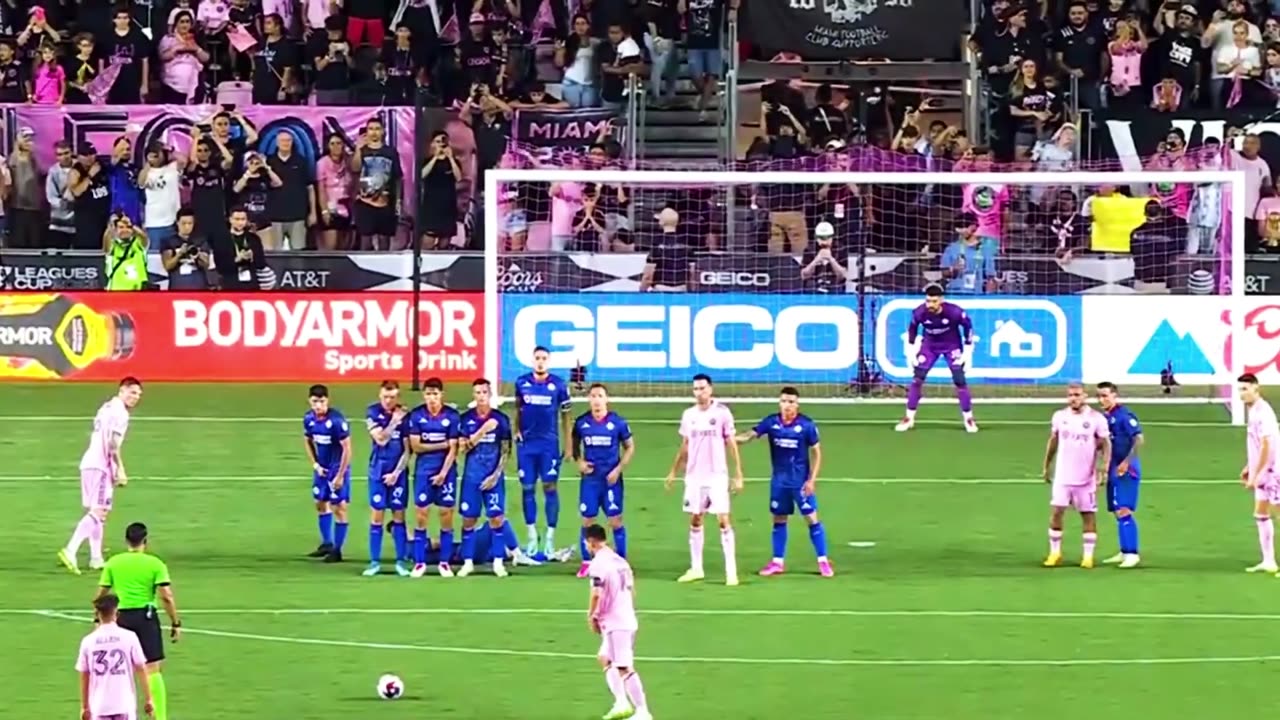 Leo Messi Debut Freekick Winning Goal