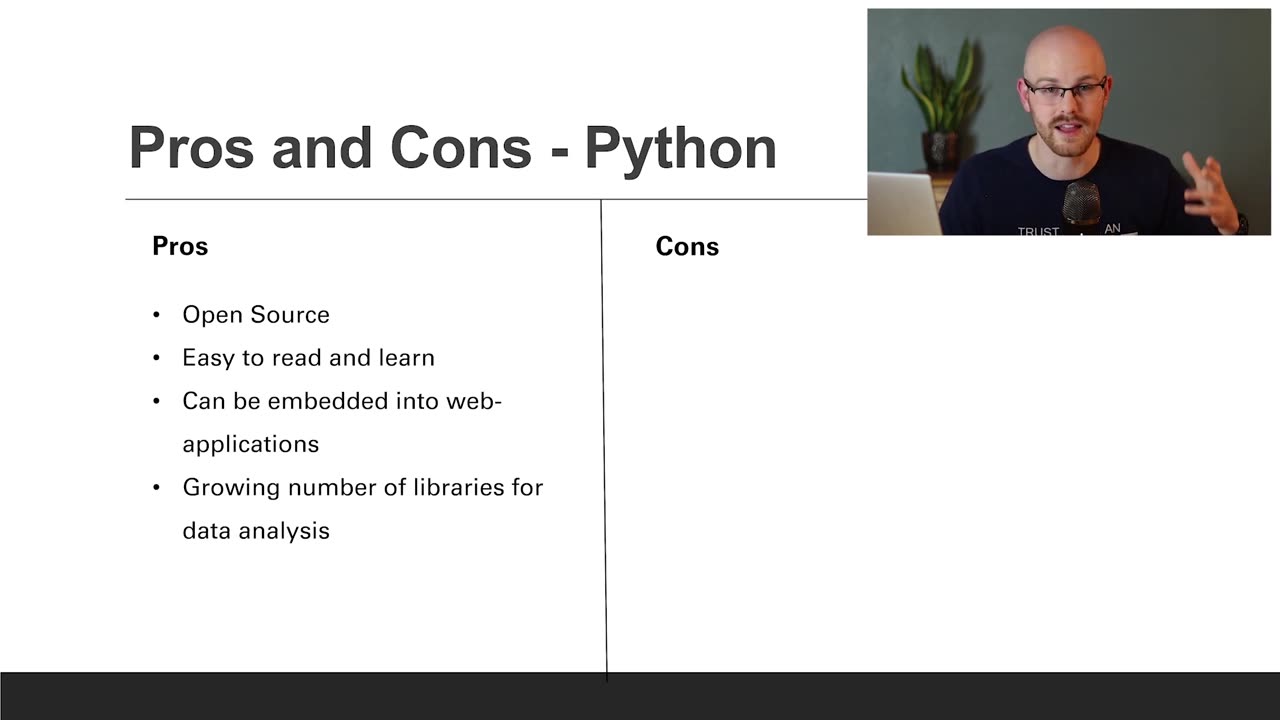 R vs Python | Which is Better for Data Analysis?