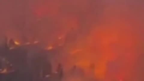 Rescue helicopter passenger films wildfire tearing through Washington - Viral Information