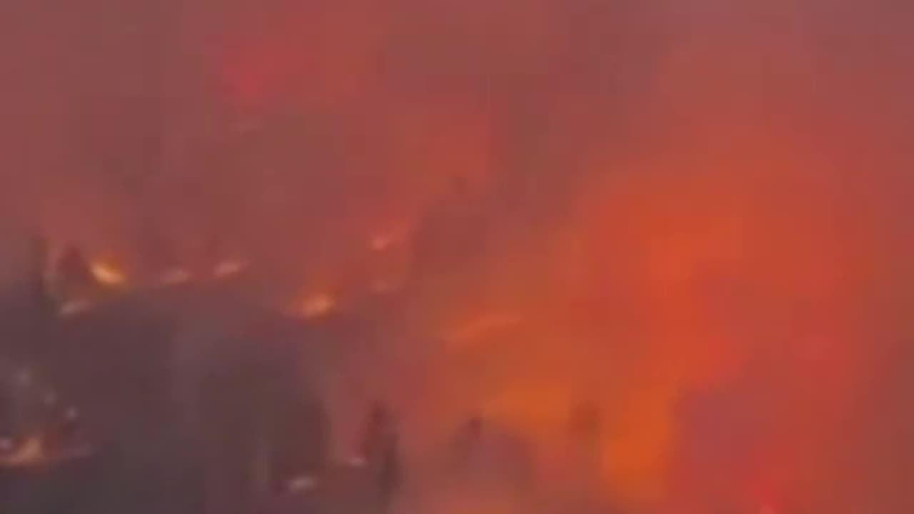 Rescue helicopter passenger films wildfire tearing through Washington - Viral Information