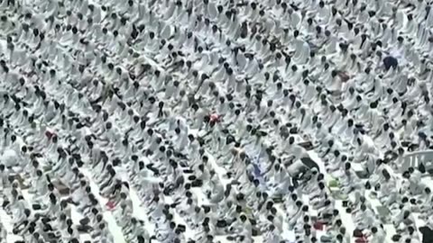 The soulful scene of the Friday prayer at the Kaaba