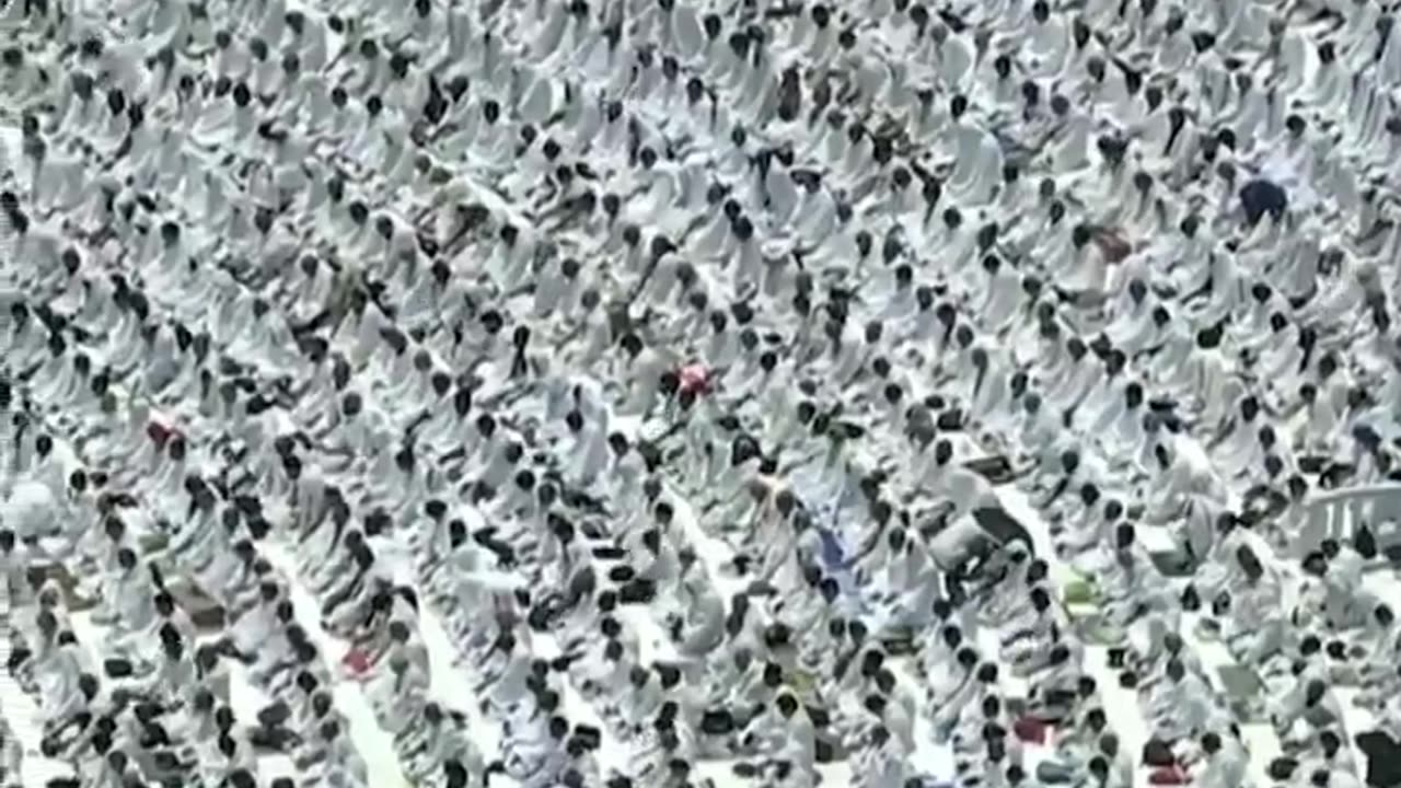 The soulful scene of the Friday prayer at the Kaaba