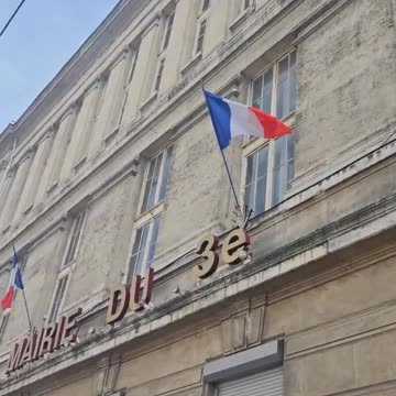 Town hall in Lyon destroyed as the French kick off as Macron visits the city.