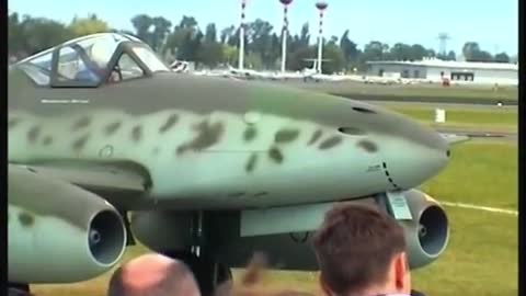 Messerschmitt Me 262 "Schwalbe" - First Flight Over Berlin after 61 Years, Historical Footage!