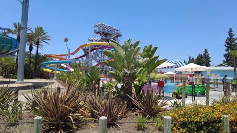 PSA: Knott's Soak City is Packed on the Weekends!