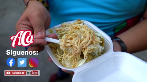 Probando chilaquiles verdes en cuidad de mexico con el El Guru de la Lonja