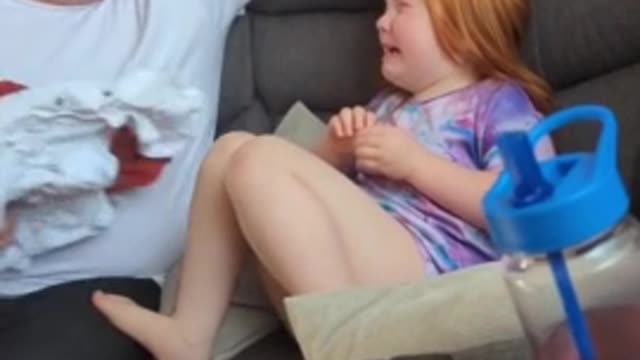 Little girl can't handle dad's lack of beard