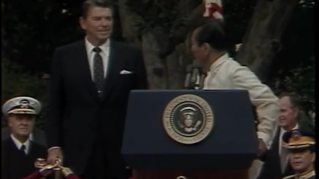 State Visit Philippines, Arrival Ceremony for President Marcos on September 16, 1982