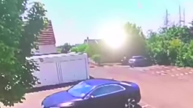 Who can explain the incredible scene of monitoring the car?