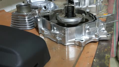 Restoration Honda 125 cc Motorcycle | Engine and Frame Colour