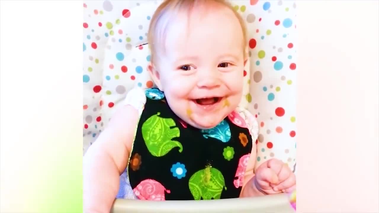 Funniest Moments with Baby Laughing (4)