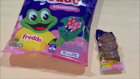 Cadbury Dairy Milk Strawberry Freddo Frogs Product vs Packshot