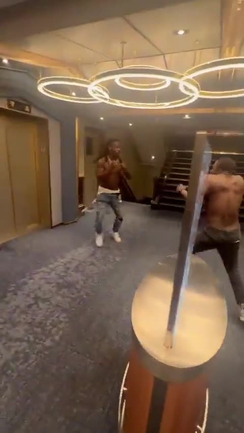 Cruise ship fight🤜😨