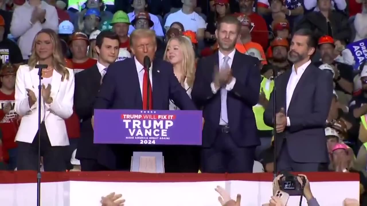 President Trump thanks his children at his last Pennsylvania campaign rally