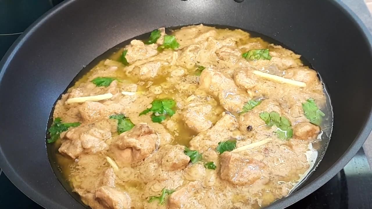 Creamy White Chicken Karahi