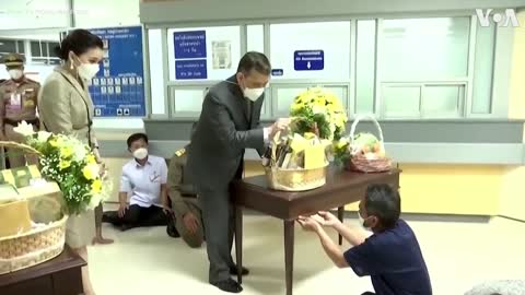 Thai King Visits Victims of Thai Massacre | VOA News