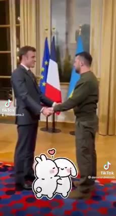 Olhem o distinto Casal gay..