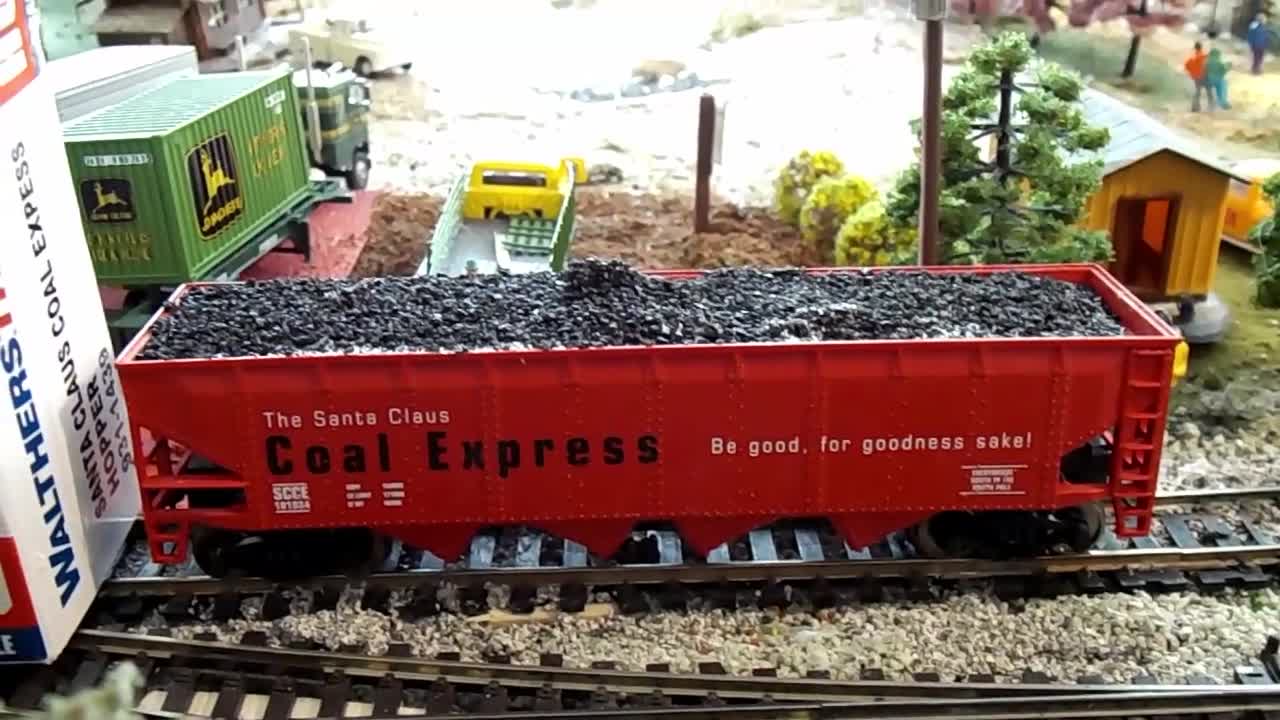 Walther's Trainline: Santa Claus Coal Express Hopper