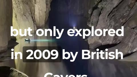 Exploring Son Doong Cave: The World's Largest Cave in Vietnam | #shorts #history