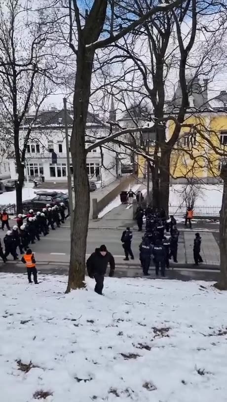 Ever Been in a Shocking Moment like This? #funny_clips #shocked #funnyreaction