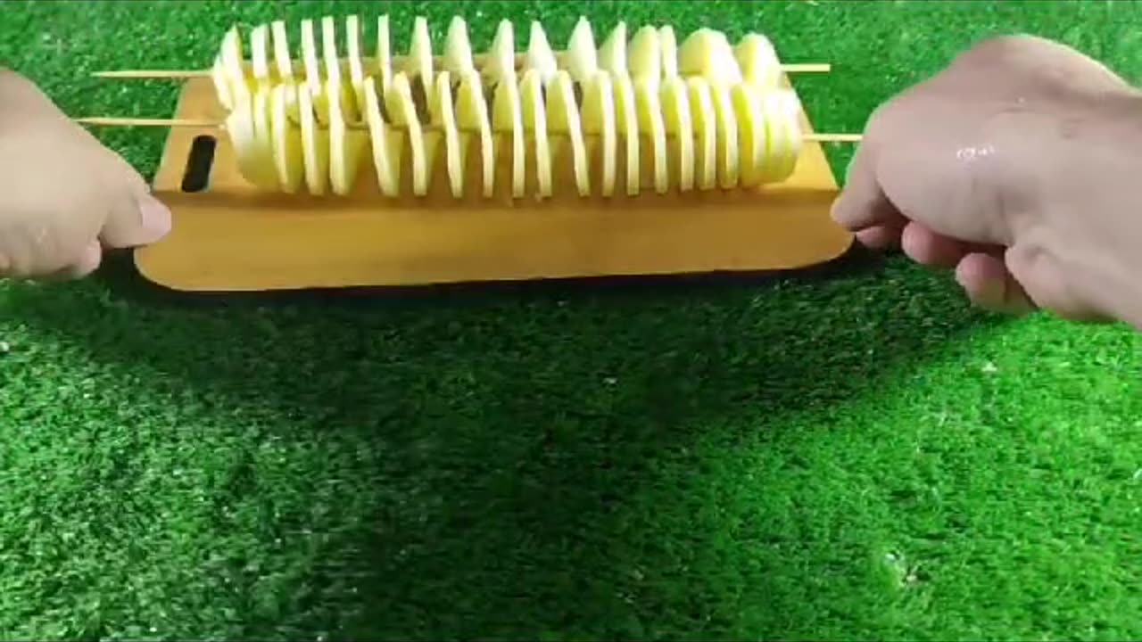 Life hacks video for chips cutter