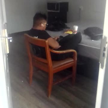 jour deux #karenbasshoax #voulez-vousmarcher #clàusuladeJalisco #ArbeitMachtFrei 🧡💛💚