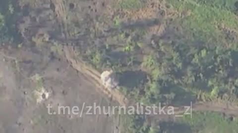 💥 Ukrainian Tank Hits Anti-Tank Mine near Robotyne | Real Combat Footage