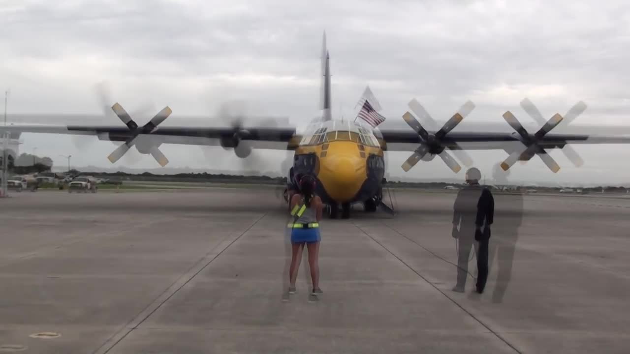 Blue Angels C-130 Fat Albert start up!