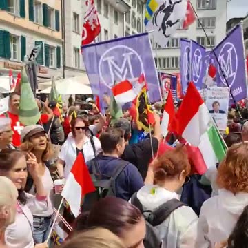 Masivas marchas contra el pase sanitario en Europa (11)