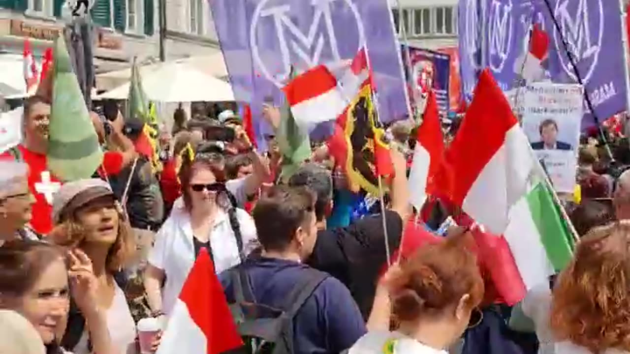 Masivas marchas contra el pase sanitario en Europa (11)