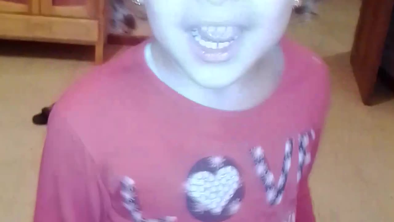 Funny video girl chanter