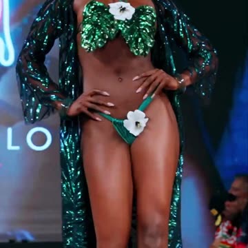 Heat Alert!! Sorayah x Pink Melon #bikini