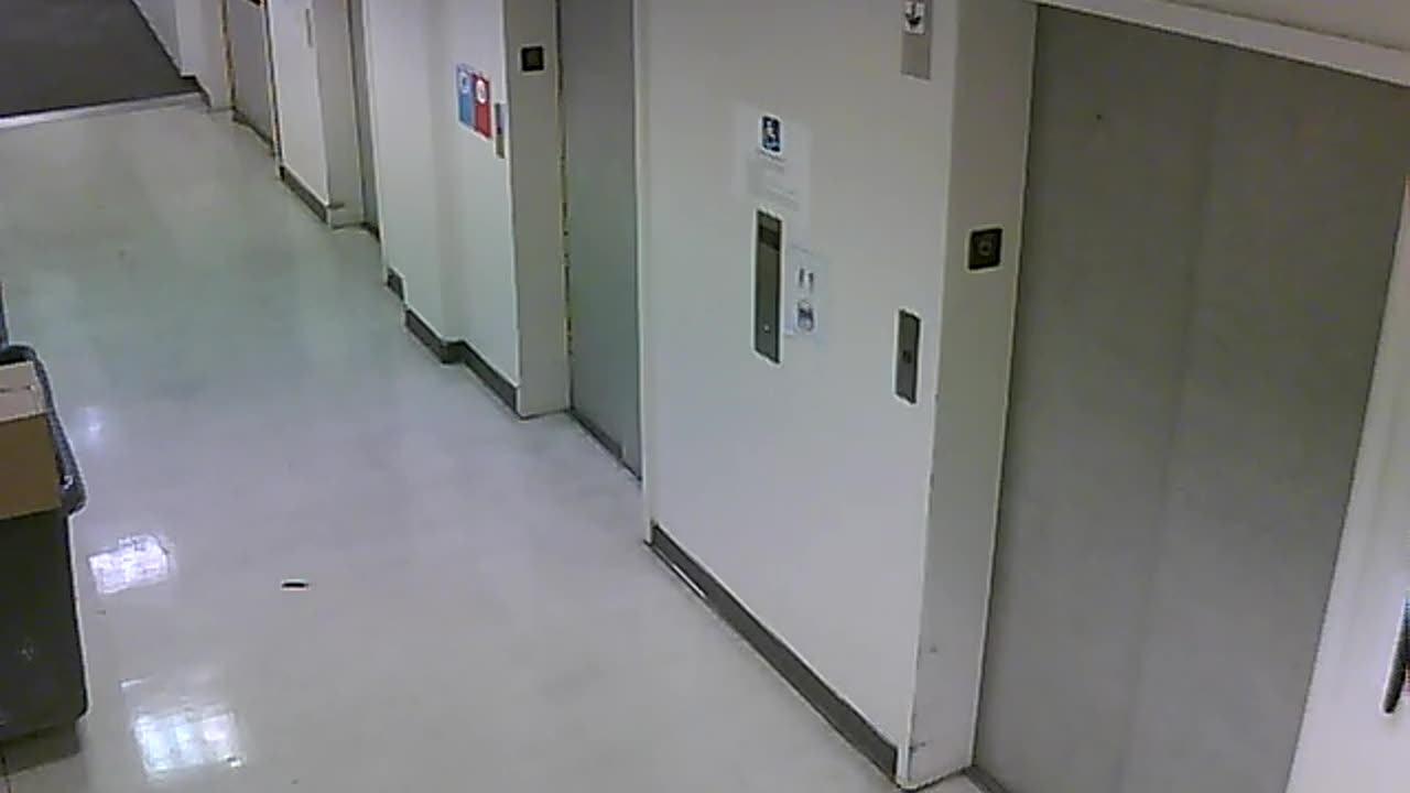 3904PSQB06FreightLobbyRear_2021-01-06_16h00min00s917ms.mp4