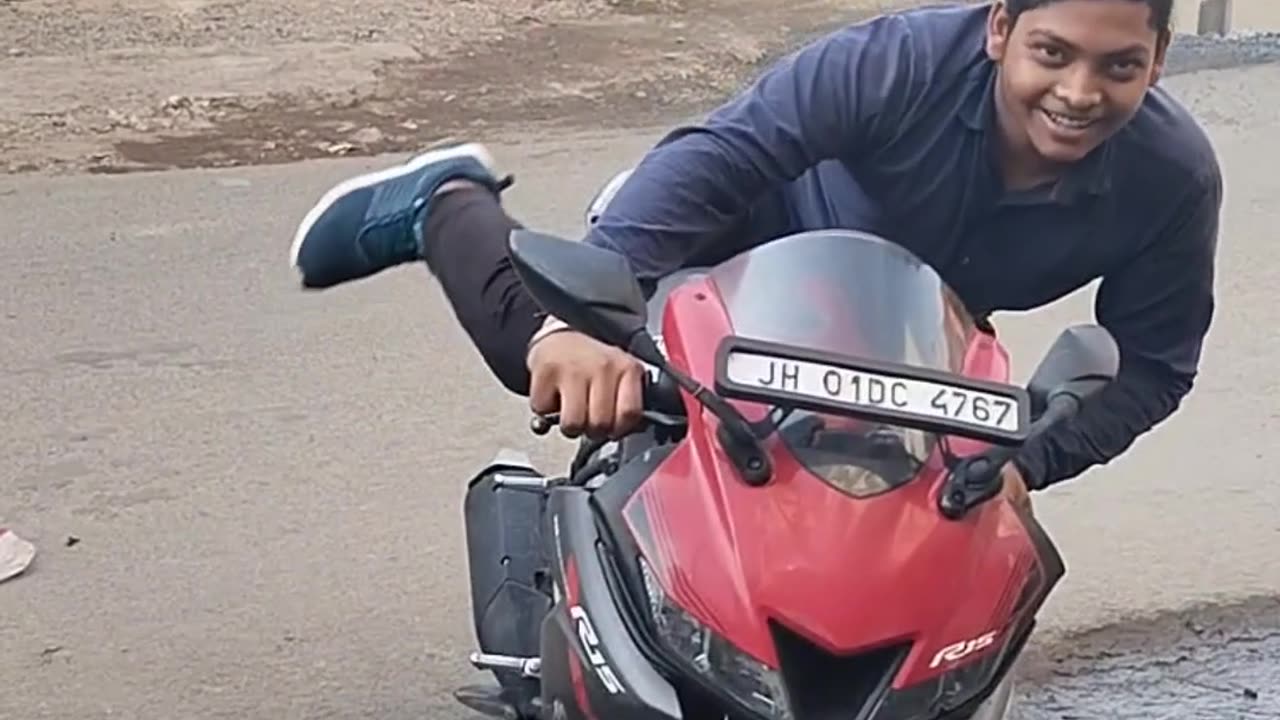 Jaldi waha se utro Tora mai ke chπ
dπ