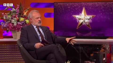 Daniel Craig's dresser pretended to be the REAL Agent 007 😲🕵️_♂️ @The Graham Norton Show ⭐️ BBC