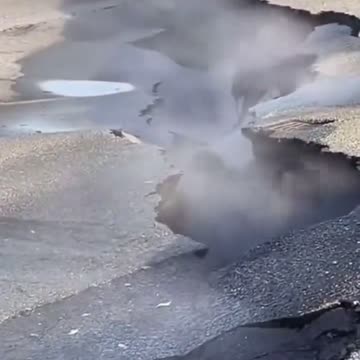 Grindavik, Iceland footage of large Cracks in the Earth