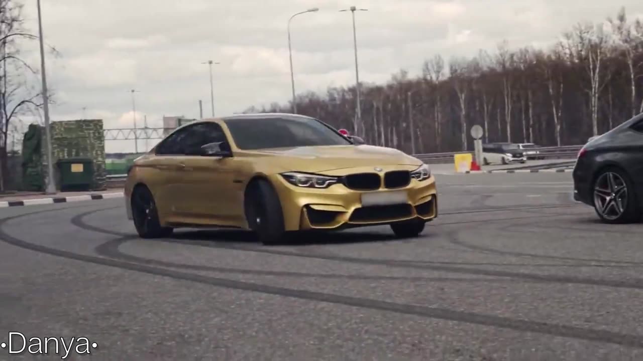 Bmw M4 vs Mercedes C63s Street Drift Battle