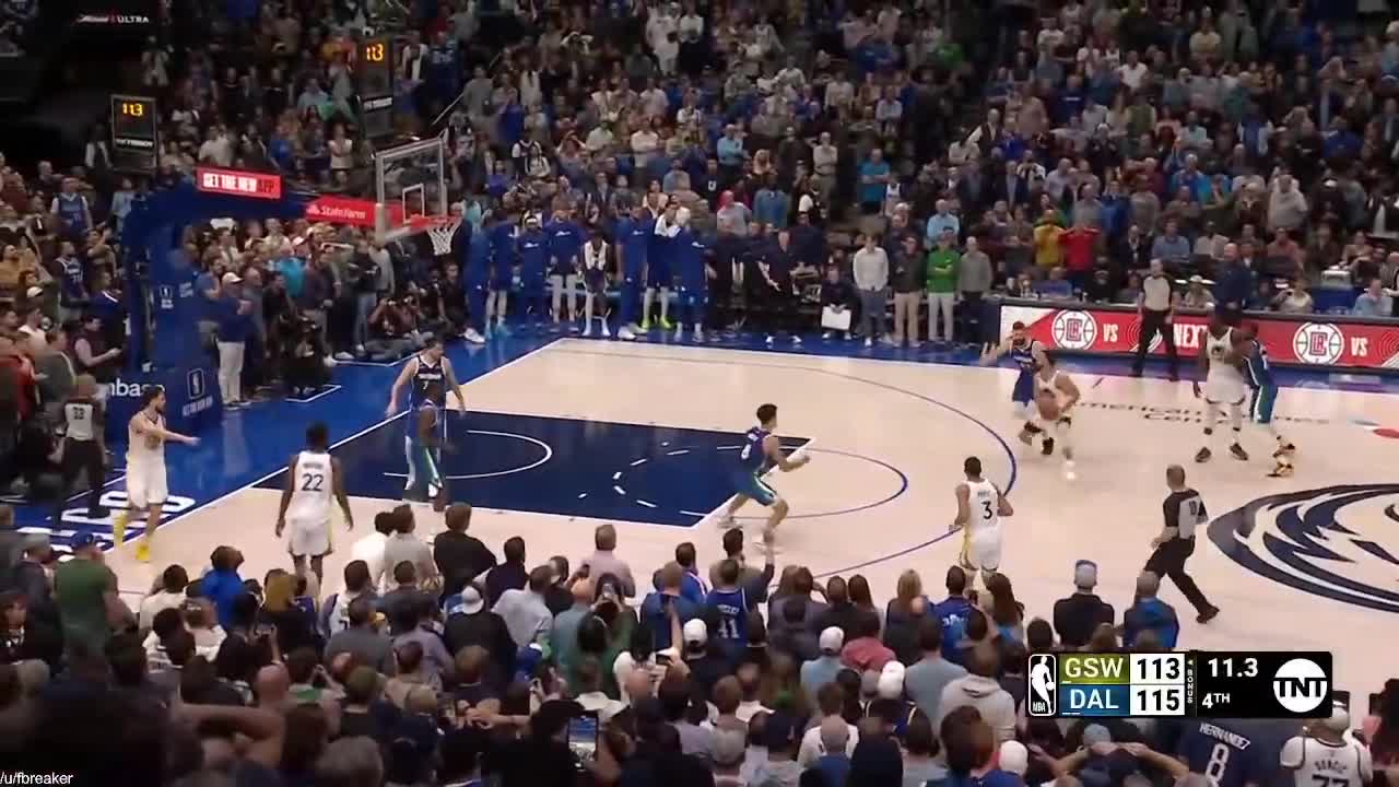 Steph Curry travels at a crucial moment late in the 4th quarter vs the Mavericks leaving 10 sec