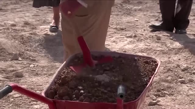 Prince Charles plants olive tree in ancient Jordan town