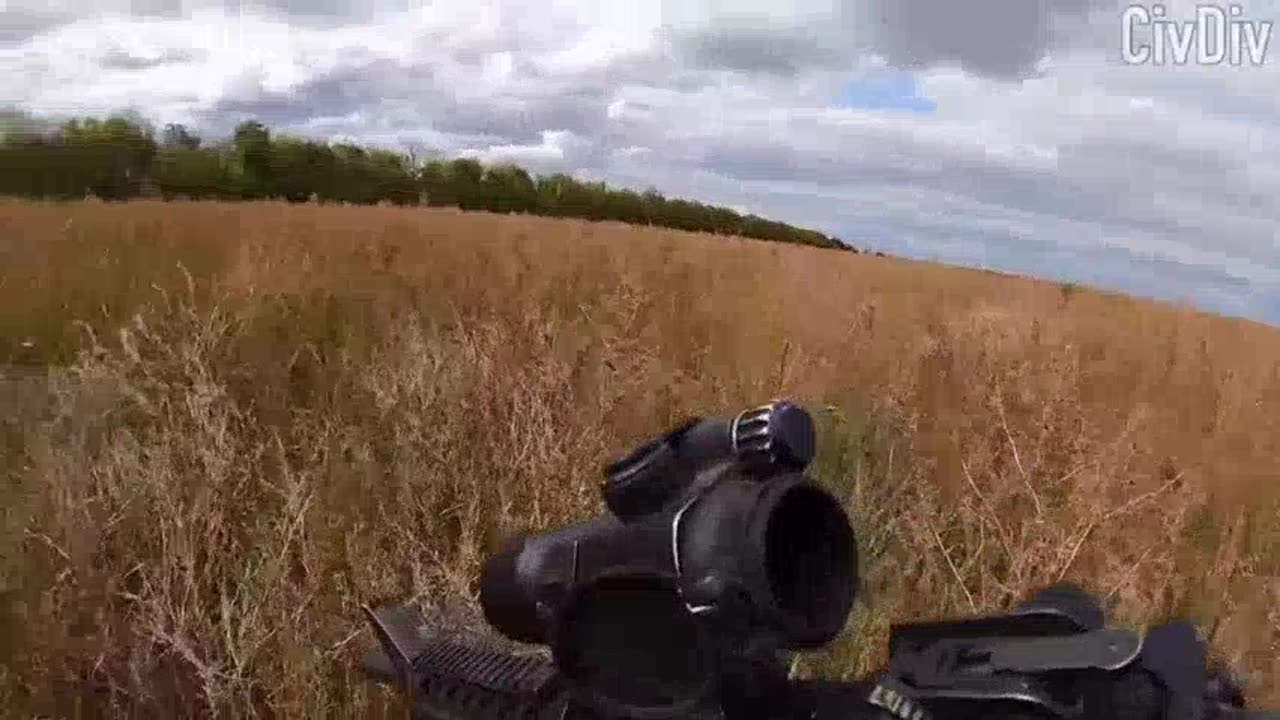 Russian Soldier Surrenders to a Group from International Brigade