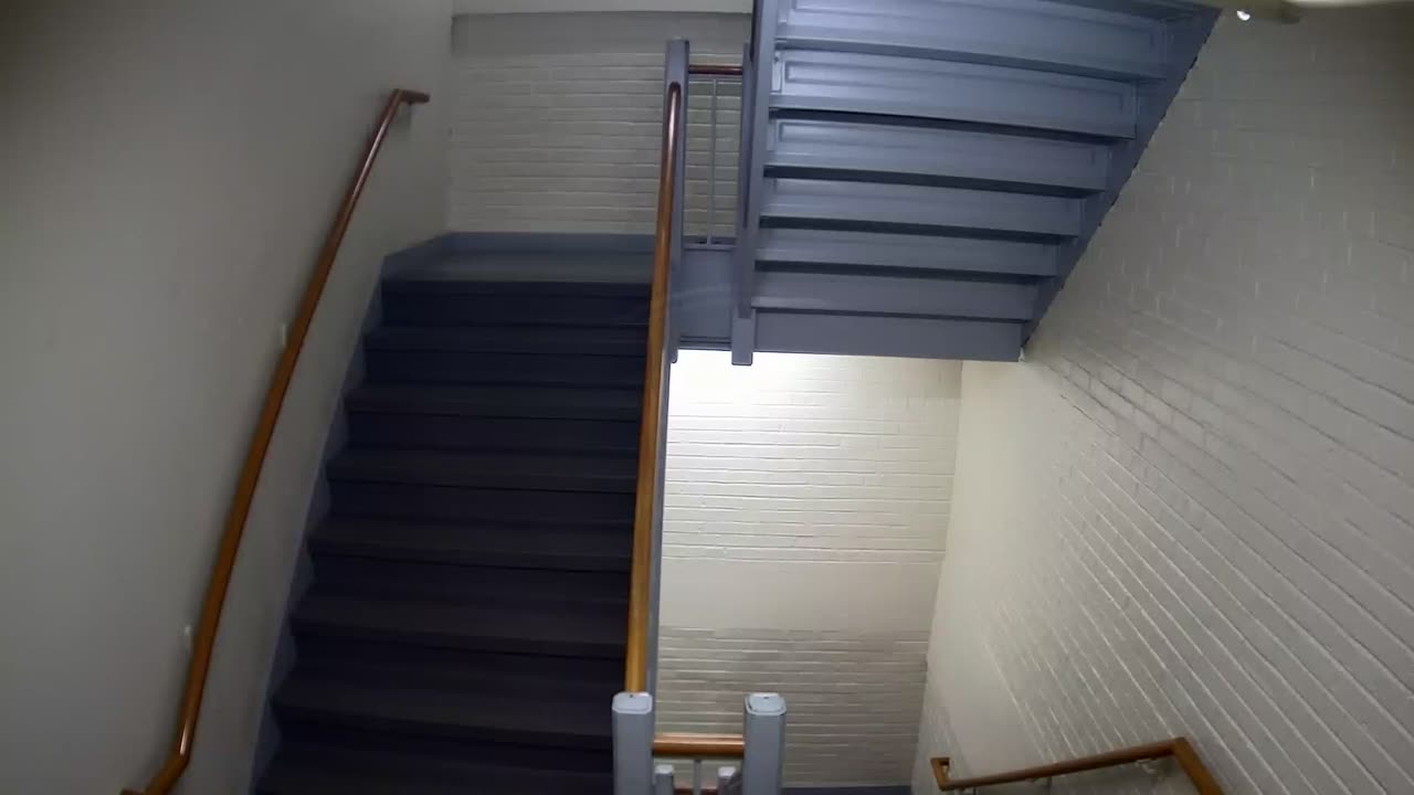 3881FHOB03Stair6_2021-01-06_09h40min00s963ms.mp4
