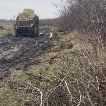 "Ukrainian" MaxxPro MRAP vs. mud - WINTER IS COMING